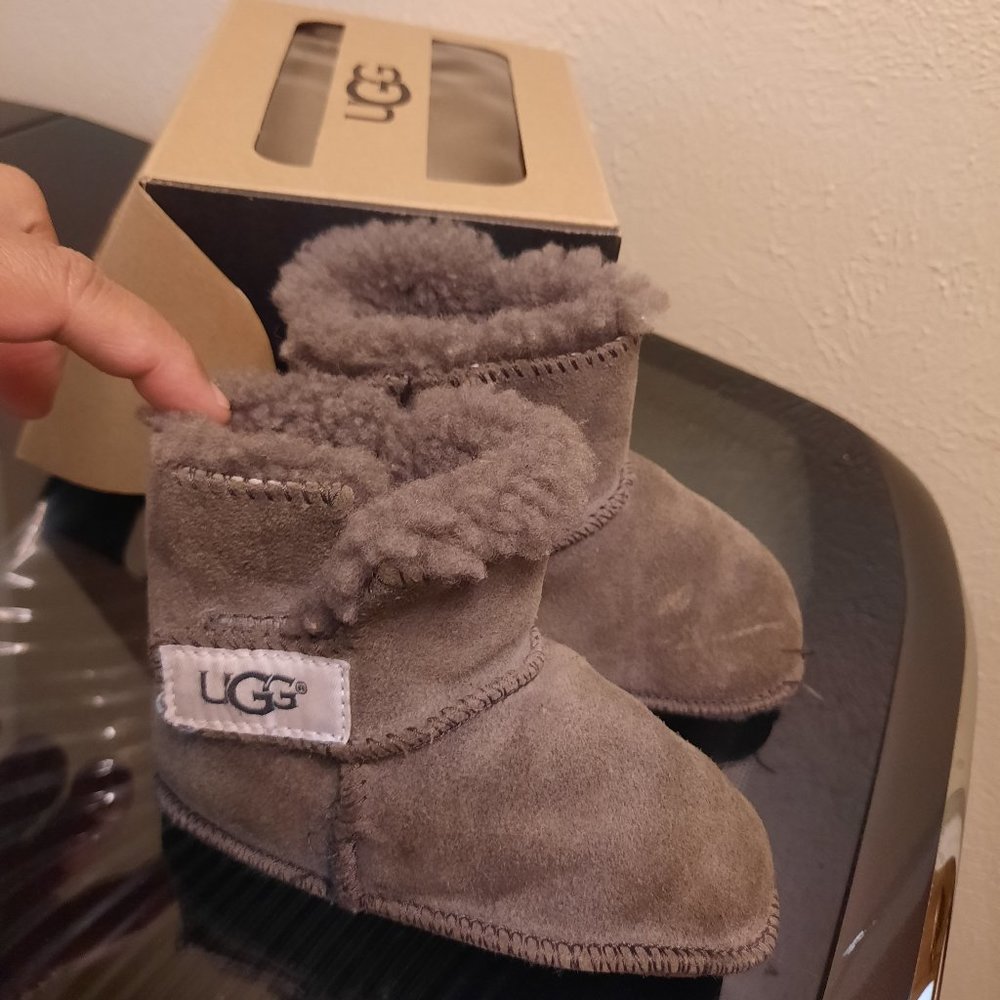 Ugg crib booties
